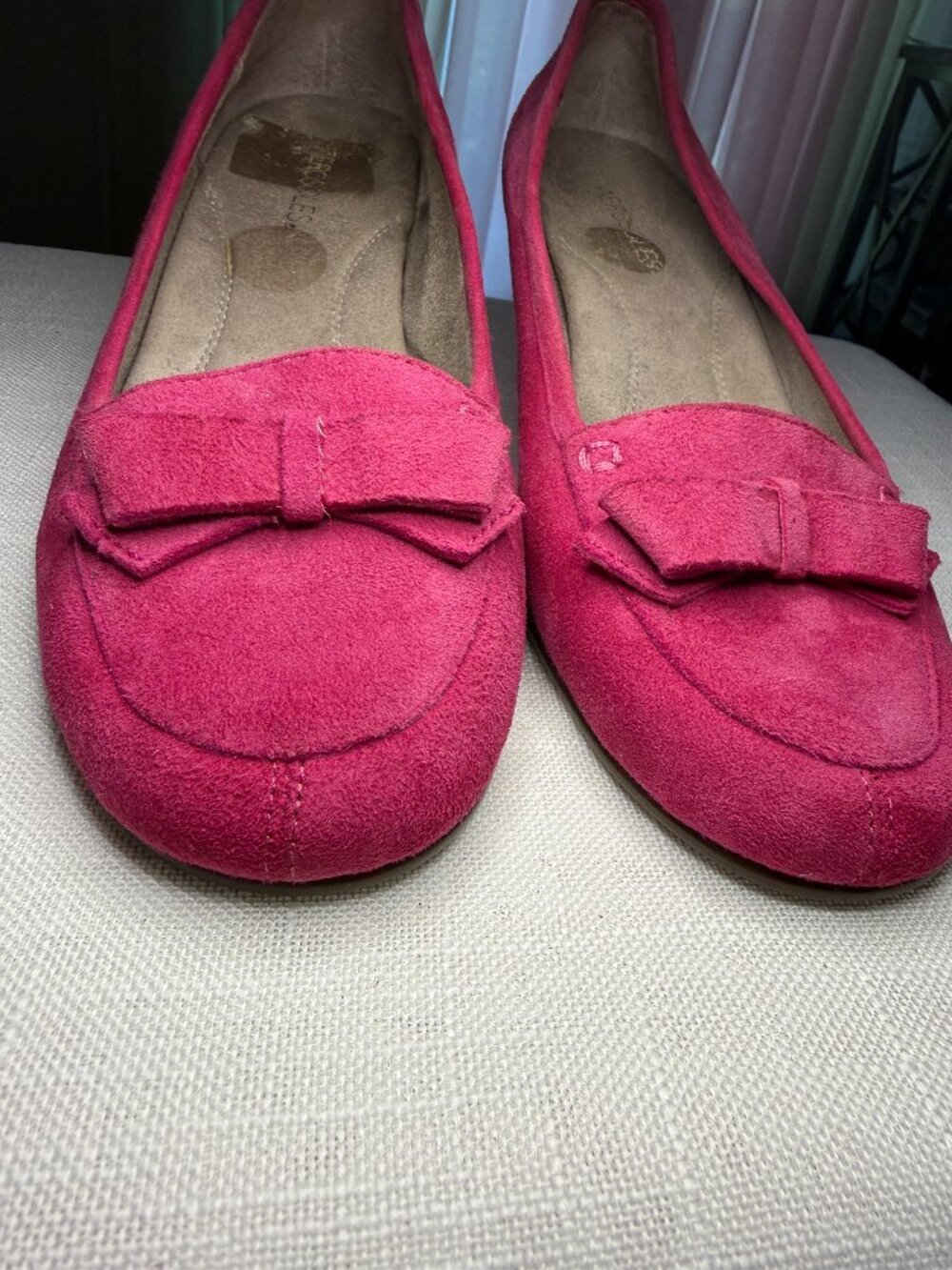 Aerosoles Pink Suede Bow Low Block Heel Pumps Women's Size 10